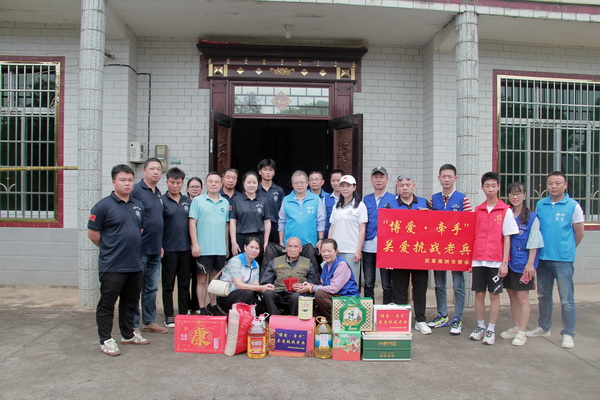 民革株洲市委会端午节期间走访慰问抗战老兵及遗孀 (10).jpg