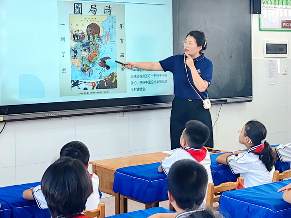 弘扬嗣同精神，点亮科技梦想 “科教启智，爱国筑梦”主题公益活?(1).jpg