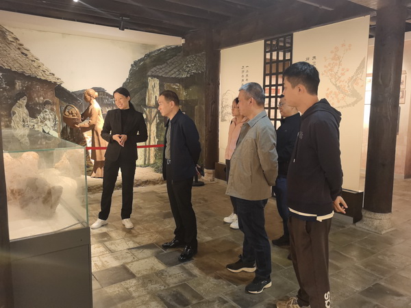 姘戦潻婀栧崡鐪佸浼氭潵鏍皟鐮斿浼犺仈缁滃伐浣?(5).jpg 姘戦潻婀栧崡鐪佸浼氭潵鏍皟鐮斿浼犺仈缁滃伐浣?(5).jpg