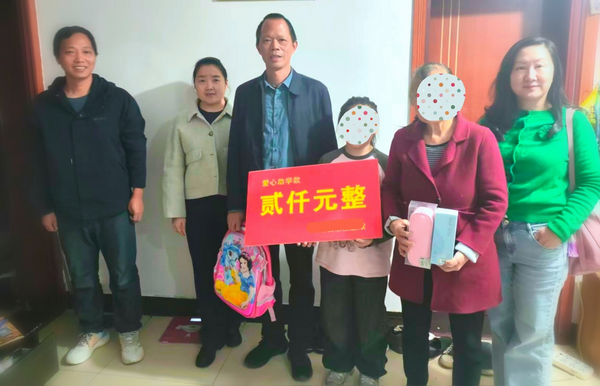 【博�?牵手】民革株洲市委会集中开展“情暖高�?关爱孩子”联合帮扶走访（五） (2).png