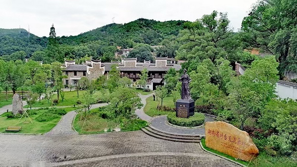 【诗词园地】株洲民革党员欧阳瑾诗词九首：九郎山色醉风月，秋瑾故居鉴古今 (1).jpg