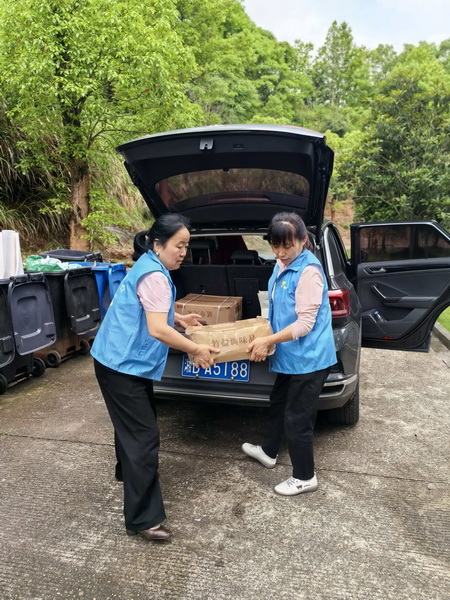 大爱无疆 善行暖心 株洲民革党员牵线爱心企业情暖敬老院 (2).jpg